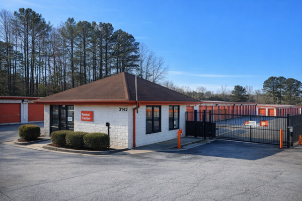 Facility photo: //images.sparefoot.com/medium/21477369f4a7c64e8c5.jpg
