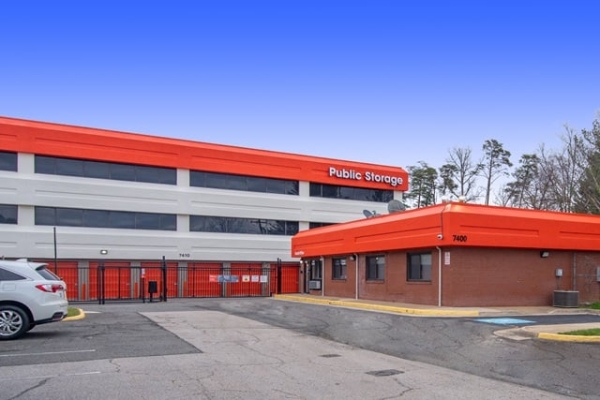 Facility photo: //images.sparefoot.com/medium/214776687a469262cb5.jpg