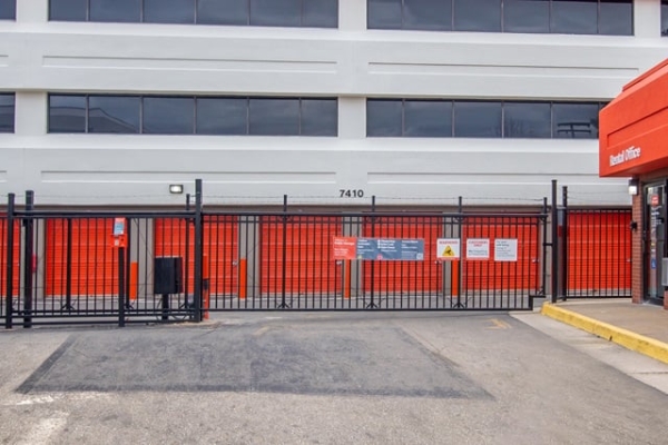 Facility photo: //images.sparefoot.com/medium/214776687a469599184.jpg