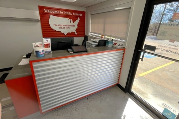 Facility photo: //images.sparefoot.com/medium/214778687a45e0c2f1b.jpg