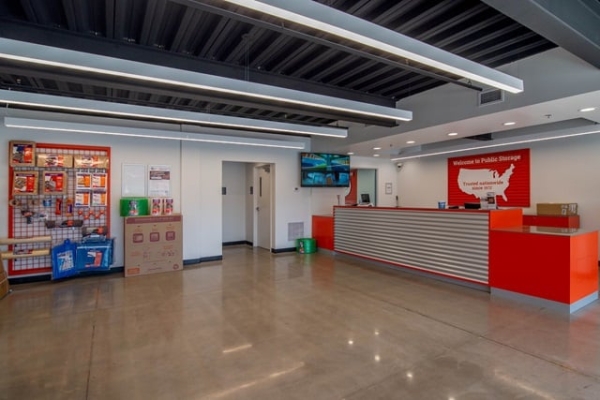 Facility photo: //images.sparefoot.com/medium/2147816878f47faf5b4.jpg