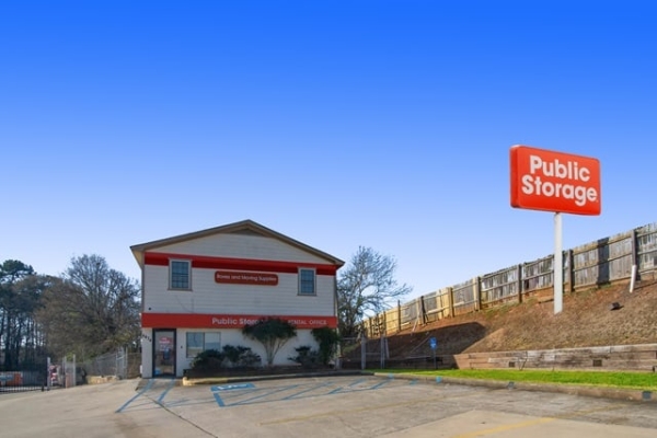 Facility photo: //images.sparefoot.com/medium/214782687f8f39869b5.jpg