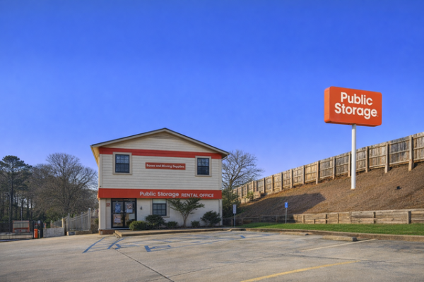 Facility photo: //images.sparefoot.com/medium/21478269e77623cf161.jpg