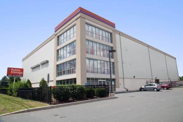 Facility photo: //images.sparefoot.com/medium/214783689dde8fdd0c6.jpg