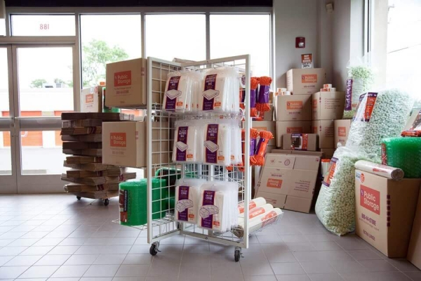 Facility photo: //images.sparefoot.com/medium/214783689dde9253e6e.jpg