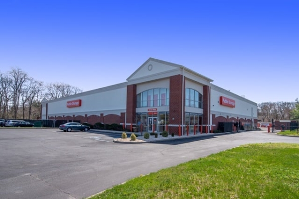 Facility photo: //images.sparefoot.com/medium/2147906a0db9d724c2f.jpg