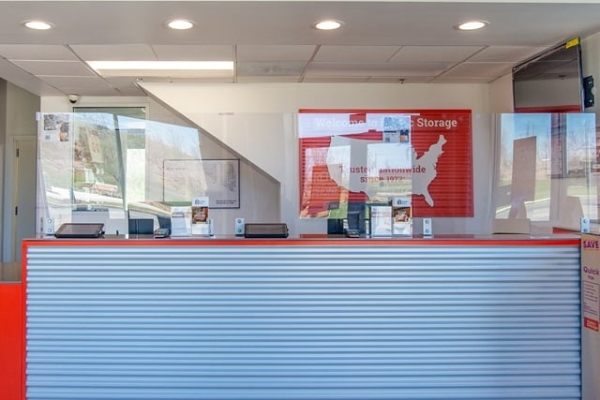 Facility photo: //images.sparefoot.com/medium/214793693589505324c.jpg