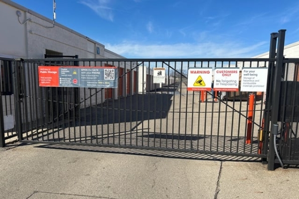 Facility photo: //images.sparefoot.com/medium/2147956877a38009846.jpg