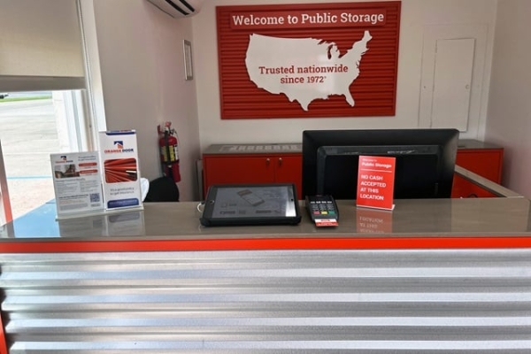 Storage Units at Public Storage - Dayton - 6207 Executive Blvd - 6207 Executive Blvd