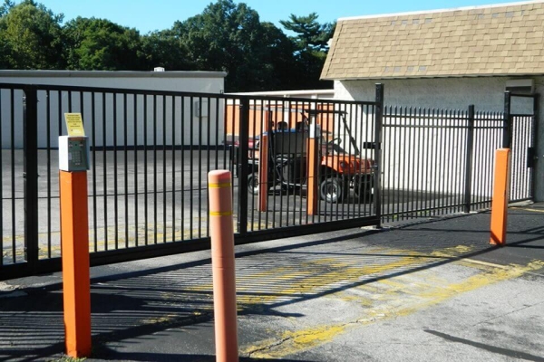 Facility photo: //images.sparefoot.com/medium/2147986a05d3fa91535.jpg