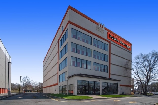 Facility photo: //images.sparefoot.com/medium/2147996876550e09637.jpg