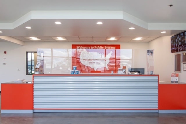 Facility photo: //images.sparefoot.com/medium/2147996876551012814.jpg