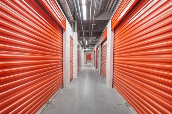 Facility photo: //images.sparefoot.com/medium/214799692071129762d.jpg