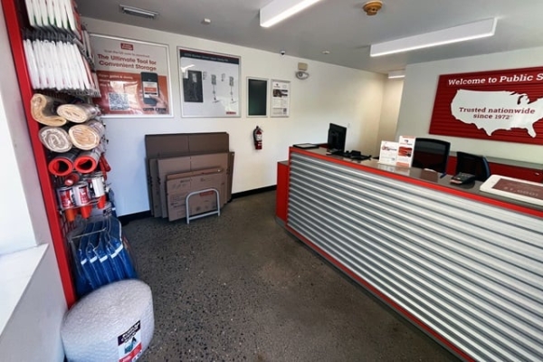 Facility photo: //images.sparefoot.com/medium/2148006991d2214f858.jpg