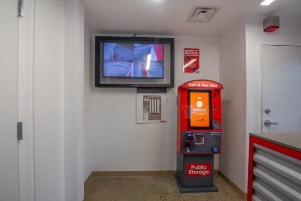 Facility photo: //images.sparefoot.com/medium/2148016935890c1e5ca.jpg