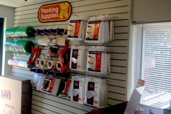 Facility photo: //images.sparefoot.com/medium/214806692c4ee90bc44.jpg