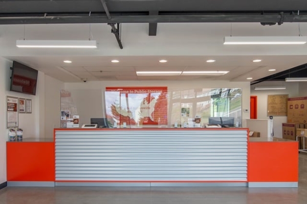 Facility photo: //images.sparefoot.com/medium/21480969285a5701e81.jpg