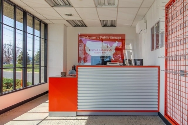 Facility photo: //images.sparefoot.com/medium/2148106903627b8a8eb.jpg