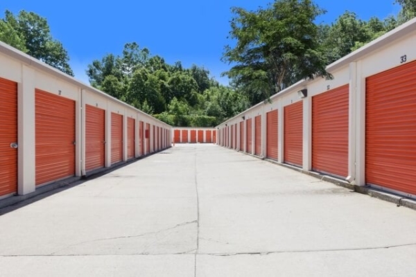 Facility photo: //images.sparefoot.com/medium/2148126878f4b115816.jpg