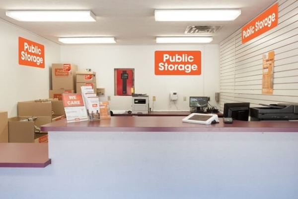 Facility photo: //images.sparefoot.com/medium/2148126878f4b221960.jpg
