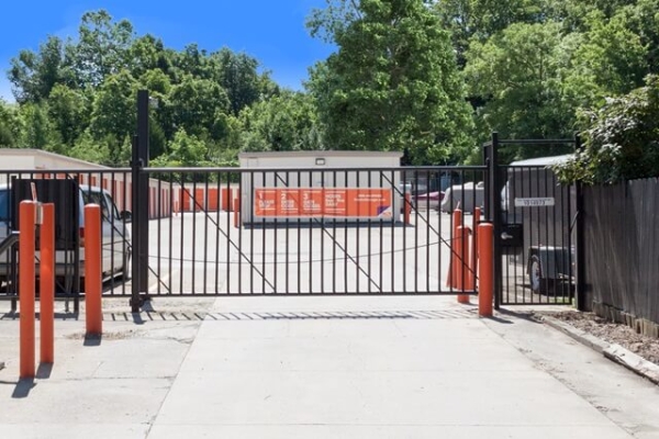 Facility photo: //images.sparefoot.com/medium/2148126878f4b31a125.jpg