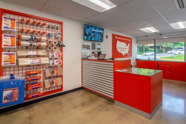 Facility photo: //images.sparefoot.com/medium/214816689201acb95d0.jpg