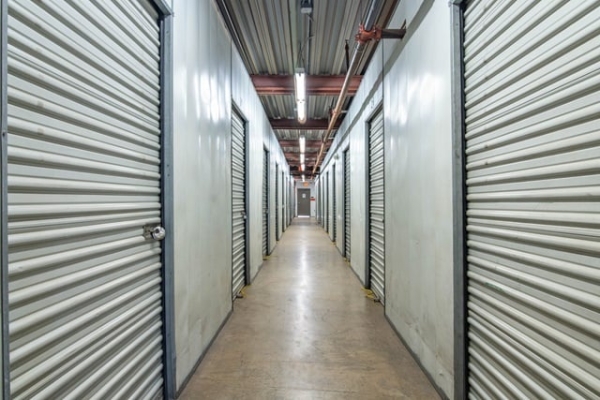 Facility photo: //images.sparefoot.com/medium/21481969f747e804948.jpg