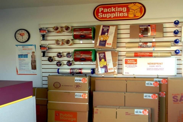 Facility photo: //images.sparefoot.com/medium/2148206940159725b11.jpg