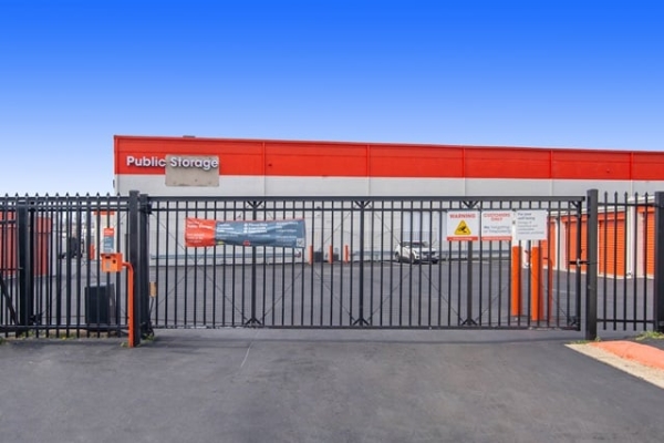 Facility photo: //images.sparefoot.com/medium/21482169f899b56b22e.jpg