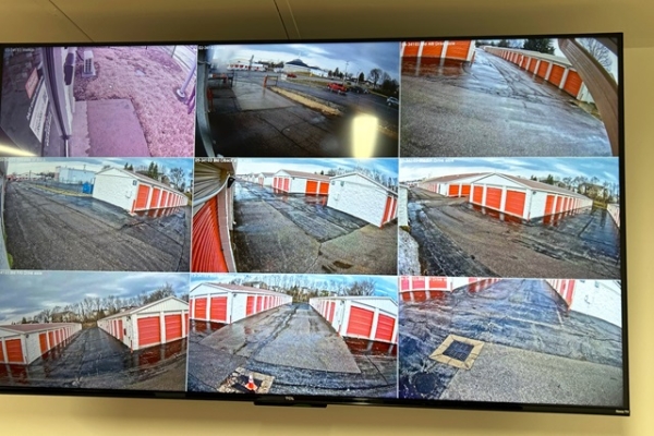 Facility photo: //images.sparefoot.com/medium/2148236925b7aa109a6.jpg