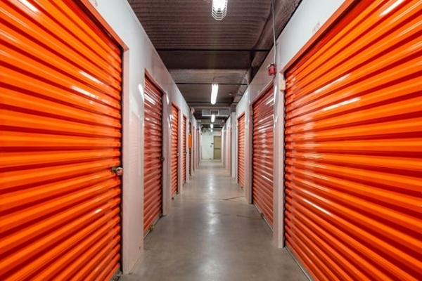 Facility photo: //images.sparefoot.com/medium/2148336908b643af9a3.jpg