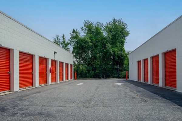 Facility photo: //images.sparefoot.com/medium/2148356884d245a711d.jpg