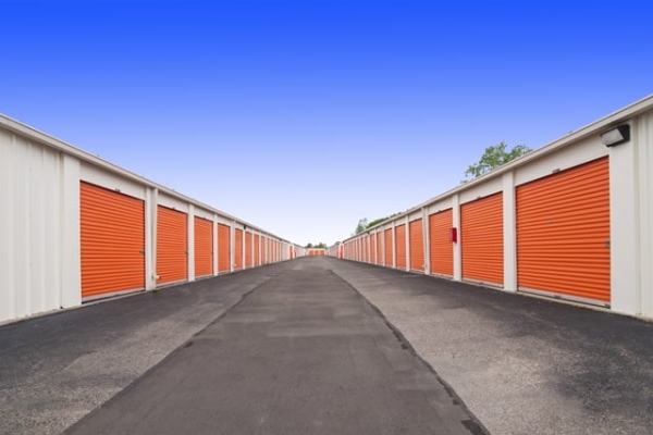 Facility photo: //images.sparefoot.com/medium/2148366878f57519175.jpg