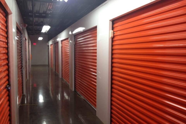 Facility photo: //images.sparefoot.com/medium/214838692c4eeb4c051.jpg