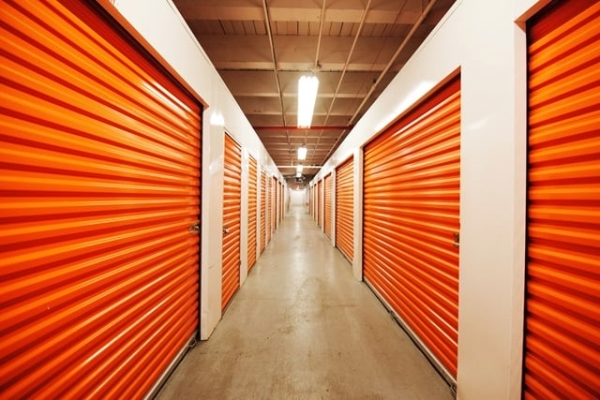 Facility photo: //images.sparefoot.com/medium/2148416877a3ff47815.jpg