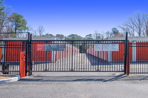 Storage Units at Public Storage - Newport News - 13410 Warwick Blvd - 13410 Warwick Blvd
