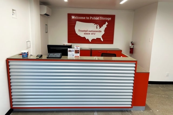 Facility photo: //images.sparefoot.com/medium/2148486984a364414d6.jpg