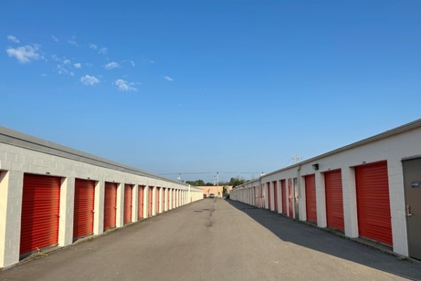 Facility photo: //images.sparefoot.com/medium/21484869f5f87f0be68.jpg