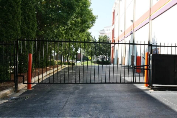 Facility photo: //images.sparefoot.com/medium/2148506932e69b54422.jpg