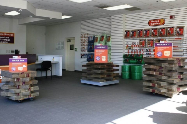 Facility photo: //images.sparefoot.com/medium/2148506934381133378.jpg