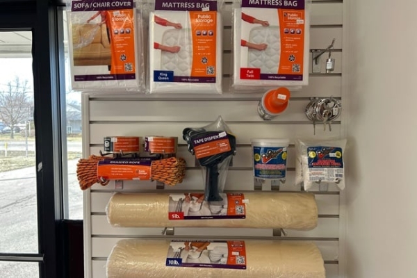 Facility photo: //images.sparefoot.com/medium/214853694953942f988.jpg