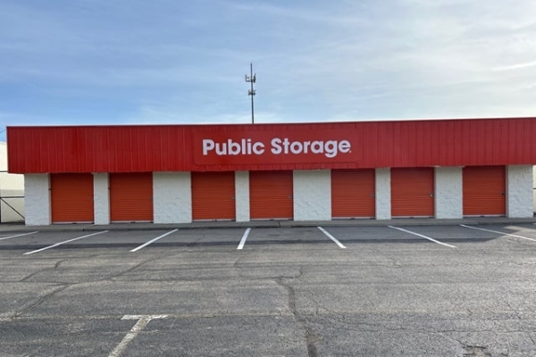 Facility photo: //images.sparefoot.com/medium/2148536a3e787625ef3.jpg