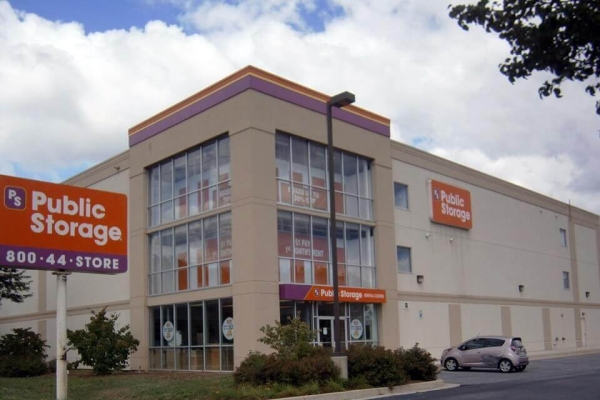 Facility photo: //images.sparefoot.com/medium/214854698200aa4bbfb.jpg