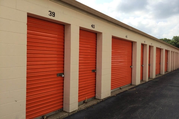 Storage Units at Public Storage - Indianapolis - 4305 Lafayette Road - 4305 Lafayette Road