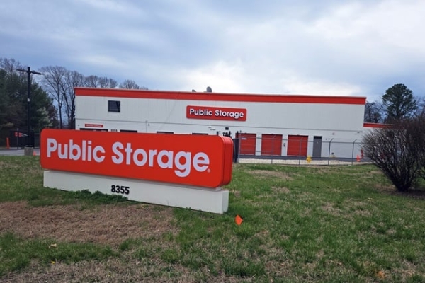Facility photo: //images.sparefoot.com/medium/214857687b9a91e6e7f.jpg
