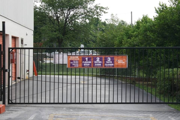 Facility photo: //images.sparefoot.com/medium/21485769874bfe56f23.jpg