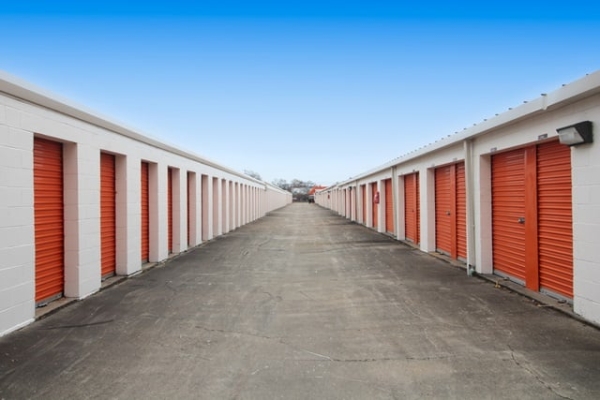 Storage Units at Public Storage - Virginia Beach - 5529 Virginia Beach Blvd - 5529 Virginia Beach Blvd
