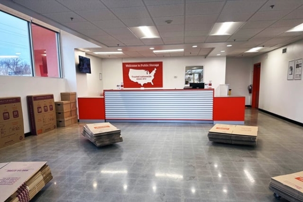 Facility photo: //images.sparefoot.com/medium/214860694015e15dffb.jpg