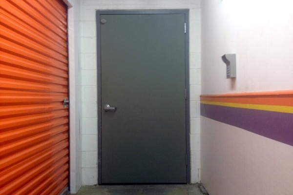 Facility photo: //images.sparefoot.com/medium/21486069f5f84698ecf.jpg