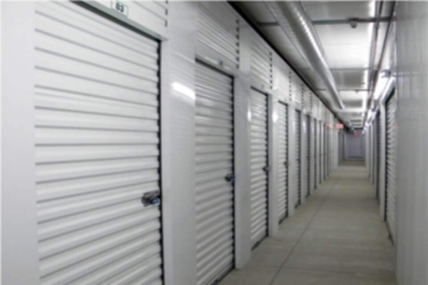 Facility photo: //images.sparefoot.com/medium/2148616907687289871.jpg